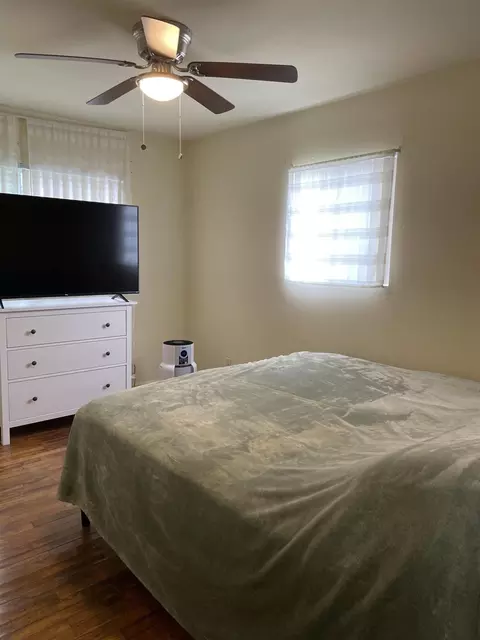 Bedroom - 125 Texas Ave, Lewiston, CA 96052 photo 2 of 2