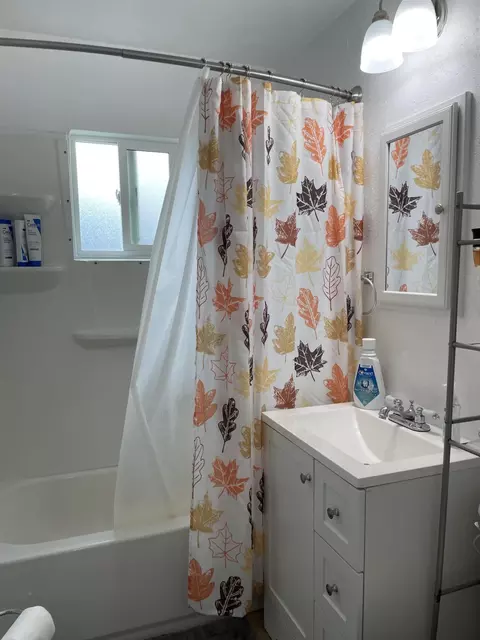 Bath - 125 Texas Ave, Lewiston, CA 96052 photo 2 of 2