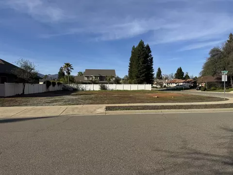 3708 Ferrero Way, Redding, CA 96001 photo 2