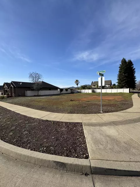 3708 Ferrero Way, Redding, CA 96001 photo 5