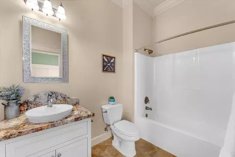 Bath - 9770 Brickwood Dr, Redding, CA 96001 photo 7 of 7