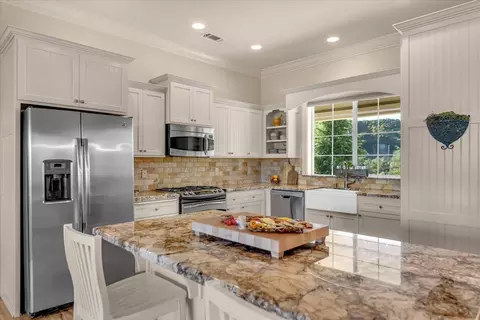Kitchen - 9770 Brickwood Dr, Redding, CA 96001 photo 5 of 6