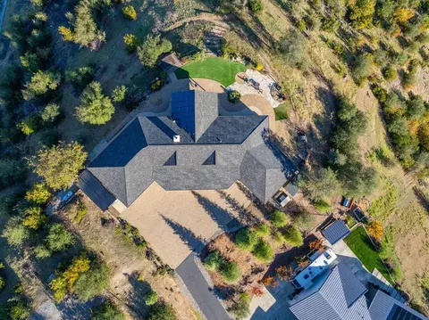 View/Area - 9770 Brickwood Dr, Redding, CA 96001 photo 3 of 10