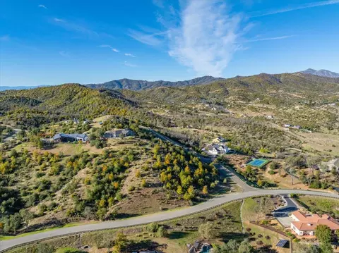 View/Area - 9770 Brickwood Dr, Redding, CA 96001 photo 9 of 10