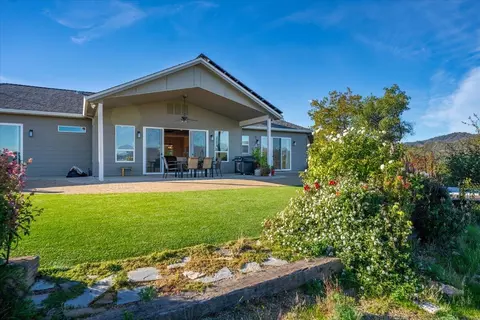 Exterior - 9770 Brickwood Dr, Redding, CA 96001 photo 17 of 19