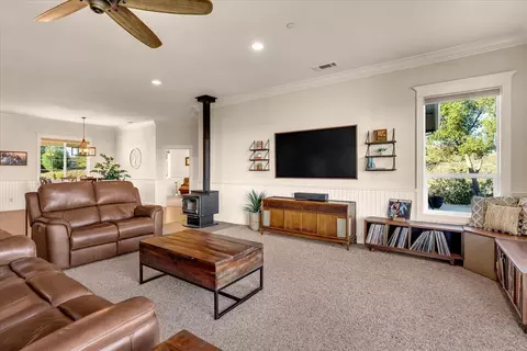 Living - 9770 Brickwood Dr, Redding, CA 96001 photo 2 of 4