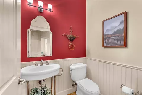 Bath - 9770 Brickwood Dr, Redding, CA 96001 photo 1 of 7