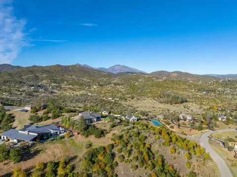 View/Area - 9770 Brickwood Dr, Redding, CA 96001 photo 8 of 10
