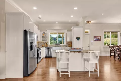Kitchen - 9770 Brickwood Dr, Redding, CA 96001 photo 2 of 6