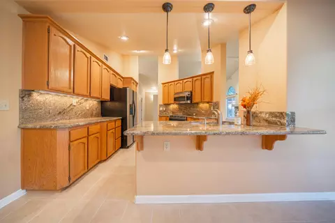 Kitchen - 636 Saint Thomas Pkwy, Redding, CA 96003 photo 3 of 4