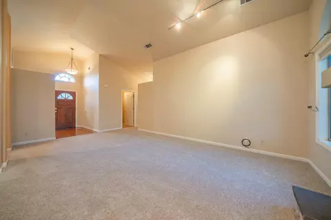 Living - 636 Saint Thomas Pkwy, Redding, CA 96003 photo 3 of 7