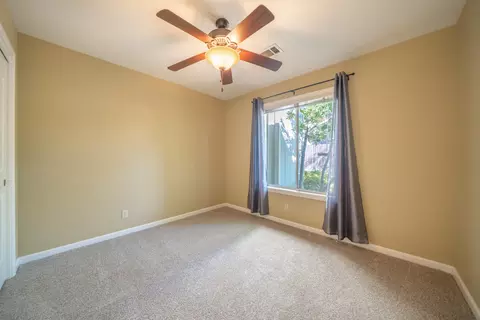 Bedroom - 636 Saint Thomas Pkwy, Redding, CA 96003 photo 3 of 5
