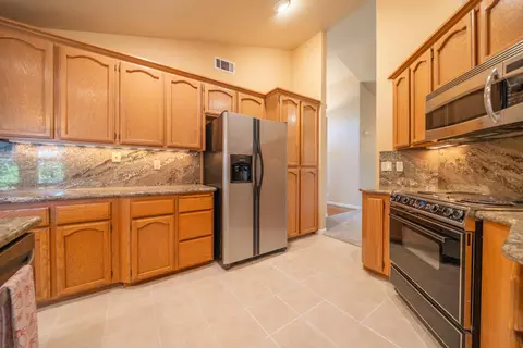 Kitchen - 636 Saint Thomas Pkwy, Redding, CA 96003 photo 1 of 4