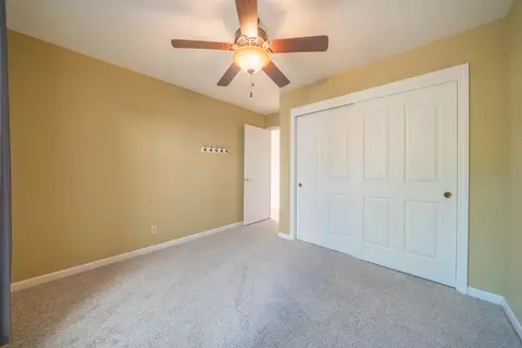 Bedroom - 636 Saint Thomas Pkwy, Redding, CA 96003 photo 4 of 5