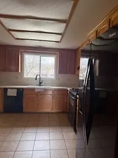 Kitchen - 3182 Island Dr, Redding, CA 96001 photo 2 of 2