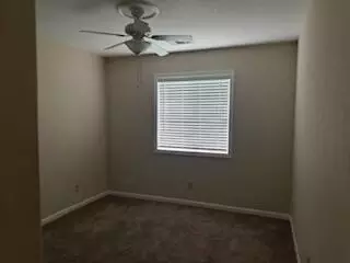 Bedroom - 3182 Island Dr, Redding, CA 96001 photo 2 of 4