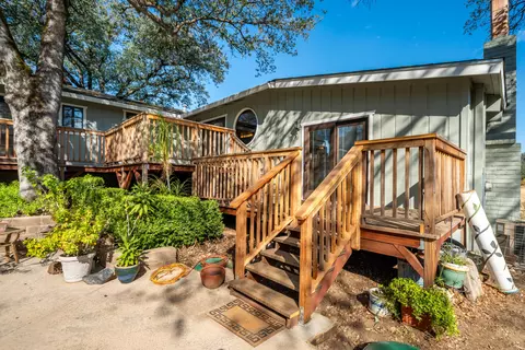 Exterior - 15799 Nauvoo Trl, Redding, CA 96001 photo 6 of 15
