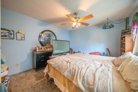 Bedroom - 15799 Nauvoo Trl, Redding, CA 96001 photo 2 of 4