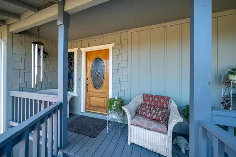 Exterior - 15799 Nauvoo Trl, Redding, CA 96001 photo 2 of 15