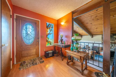 Entry Way - 15799 Nauvoo Trl, Redding, CA 96001 photo 1 of 2
