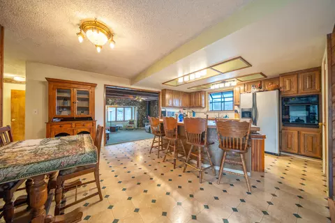 Dining - 15799 Nauvoo Trl, Redding, CA 96001 photo 1 of 1