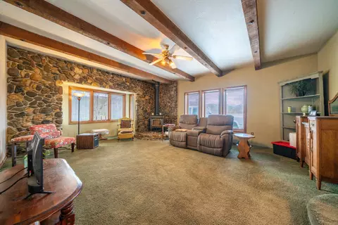 Living - 15799 Nauvoo Trl, Redding, CA 96001 photo 2 of 3