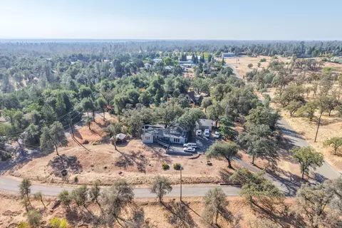View/Area - 15799 Nauvoo Trl, Redding, CA 96001 photo 2 of 3