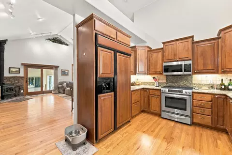 Kitchen - 7765 Linda Rd, Shingletown, CA 96088 photo 2 of 3