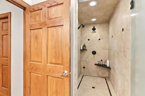 Bath - 7765 Linda Rd, Shingletown, CA 96088 photo 1 of 4
