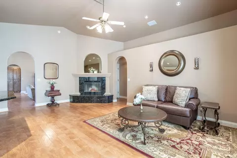 Living - 3021 Sunglow Dr, Redding, CA 96001 photo 3 of 5
