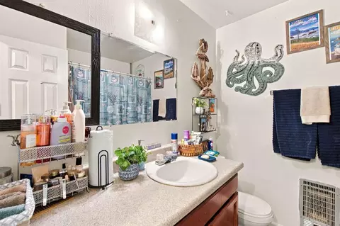 Bath - 3365 Alta Mesa Dr, Redding, CA 96002 photo 1 of 3