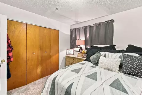 Bedroom - 3365 Alta Mesa Dr, Redding, CA 96002 photo 2 of 10