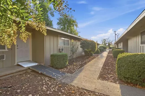 Exterior - 3365 Alta Mesa Dr, Redding, CA 96002 photo 8 of 11