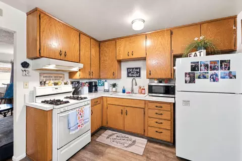 Kitchen - 3365 Alta Mesa Dr, Redding, CA 96002 photo 1 of 4