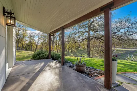 Exterior - 13303 Intermountain Rd, Redding, CA 96003 photo 5 of 8