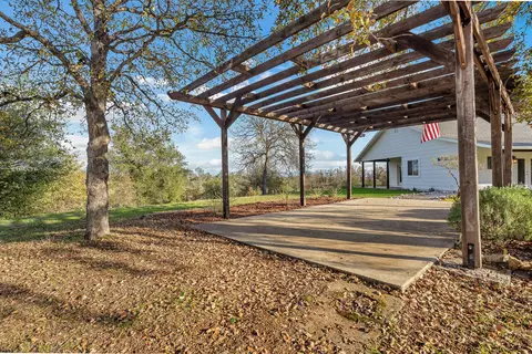 Exterior - 13303 Intermountain Rd, Redding, CA 96003 photo 4 of 8