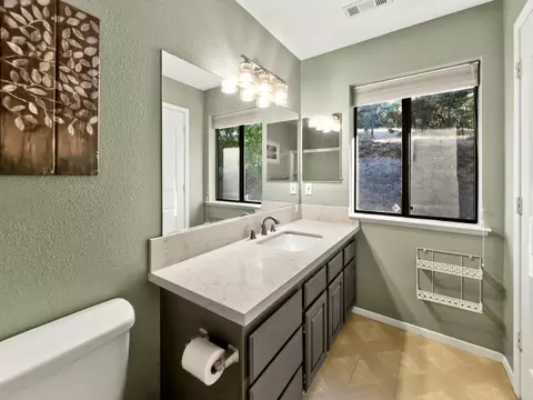Bath - 19949 Copper Canyon Rd, Redding, CA 96003 photo 4 of 4