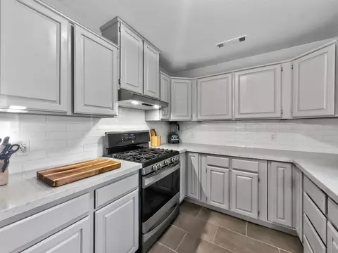 Kitchen - 19949 Copper Canyon Rd, Redding, CA 96003 photo 2 of 3