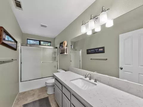 Bath - 19949 Copper Canyon Rd, Redding, CA 96003 photo 1 of 4