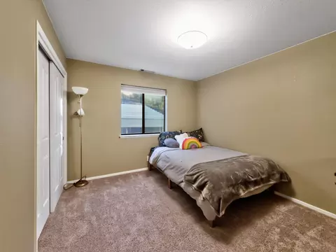 Bedroom - 19949 Copper Canyon Rd, Redding, CA 96003 photo 4 of 7