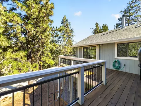 Exterior - 19949 Copper Canyon Rd, Redding, CA 96003 photo 6 of 18