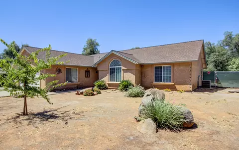 Exterior - 4360 Cynthia Way, Redding, CA 96002 photo 3 of 16