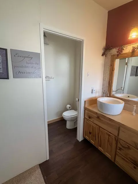 Bath - 471-700 Reece Rd, Standish, CA 96128 photo 3 of 4