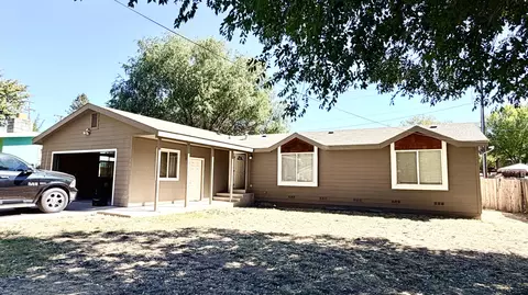 563 N Weatherlow St, Susanville, CA 96130