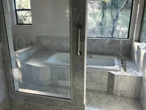 Bath - 582 River Oaks Dr, Redding, CA 96001 photo 5 of 5