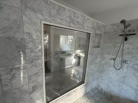 Bath - 582 River Oaks Dr, Redding, CA 96001 photo 1 of 5