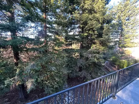 Exterior - 582 River Oaks Dr, Redding, CA 96001 photo 5 of 6
