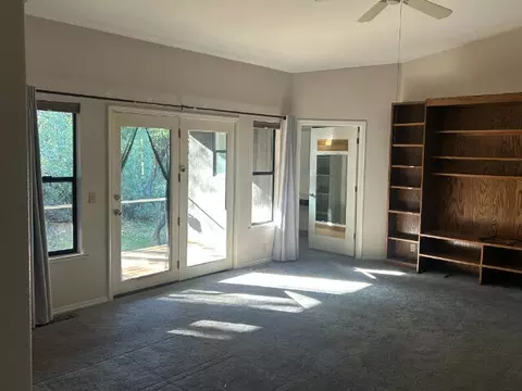 Living - 582 River Oaks Dr, Redding, CA 96001 photo 3 of 5