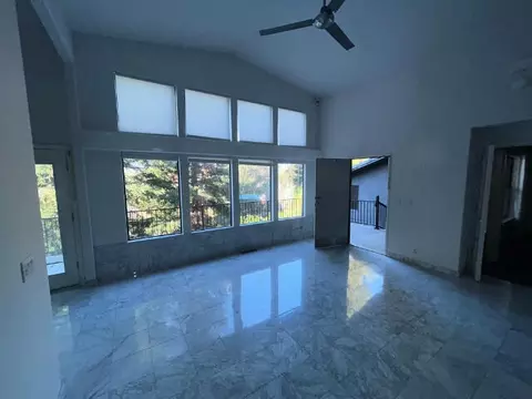 Living - 582 River Oaks Dr, Redding, CA 96001 photo 4 of 5