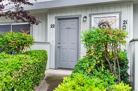 200 Ridgetop Dr #22, Redding, CA 96003